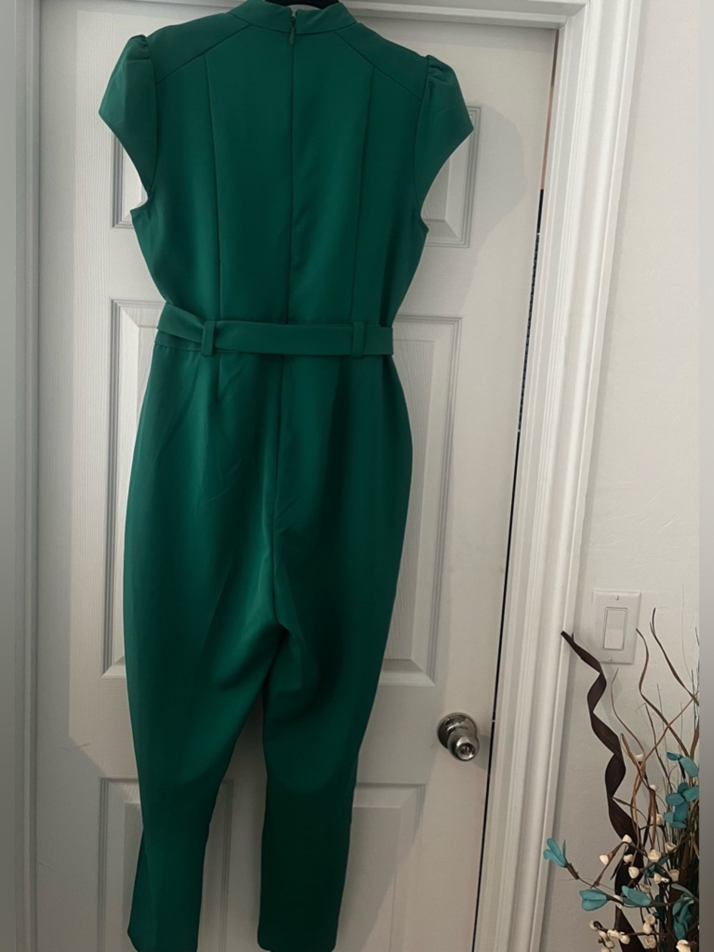 New York & Company Green Keyhole Tie-Waist Jumpsuit - Picture 5 of 7